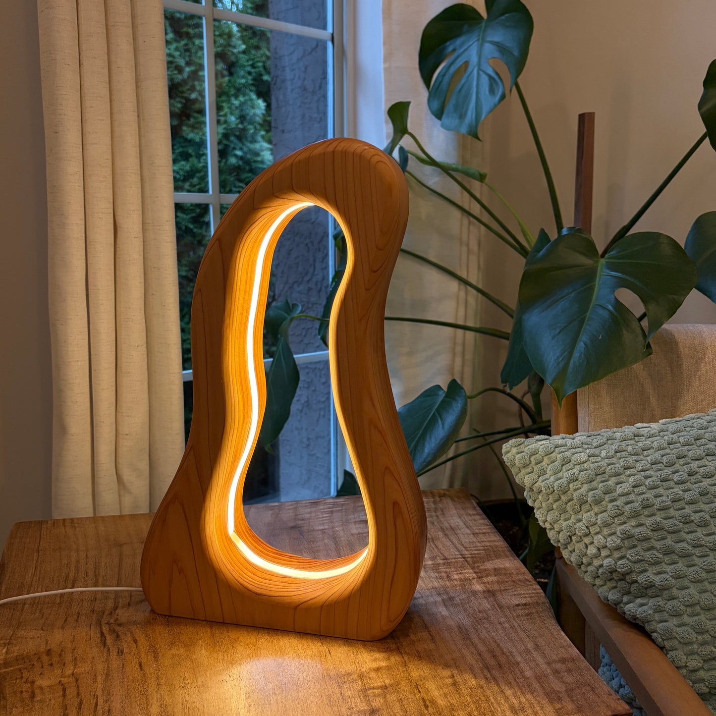 Small Western Red Cedar LED Lamp – Dimmable Wooden Accent Light