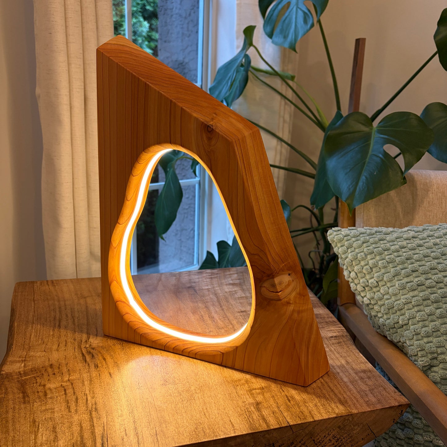 Dimmable Western Red Cedar LED Lamp – Handcrafted Wooden Light