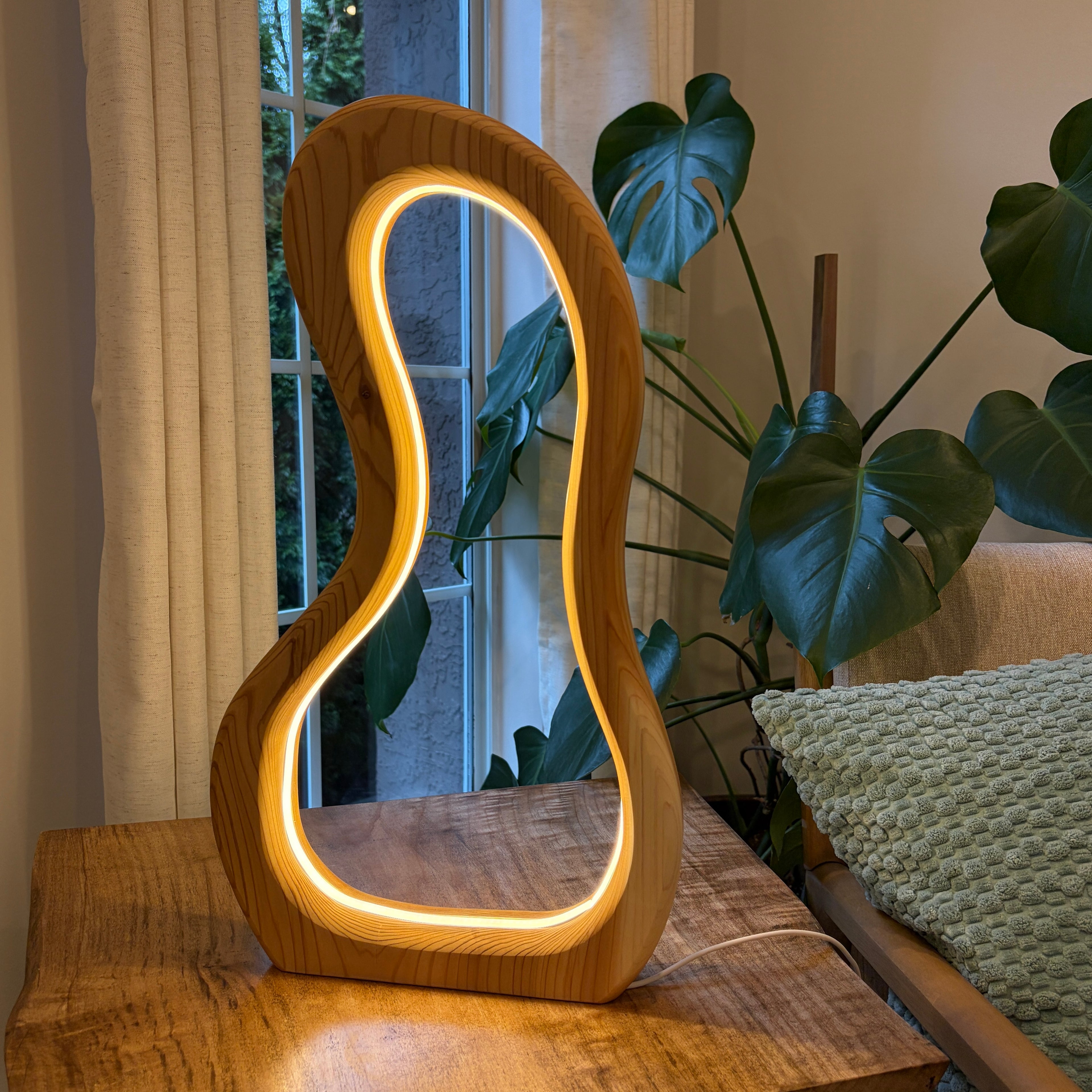 Handmade Western Red Cedar Wooden Lamp – Dimmable LED Light