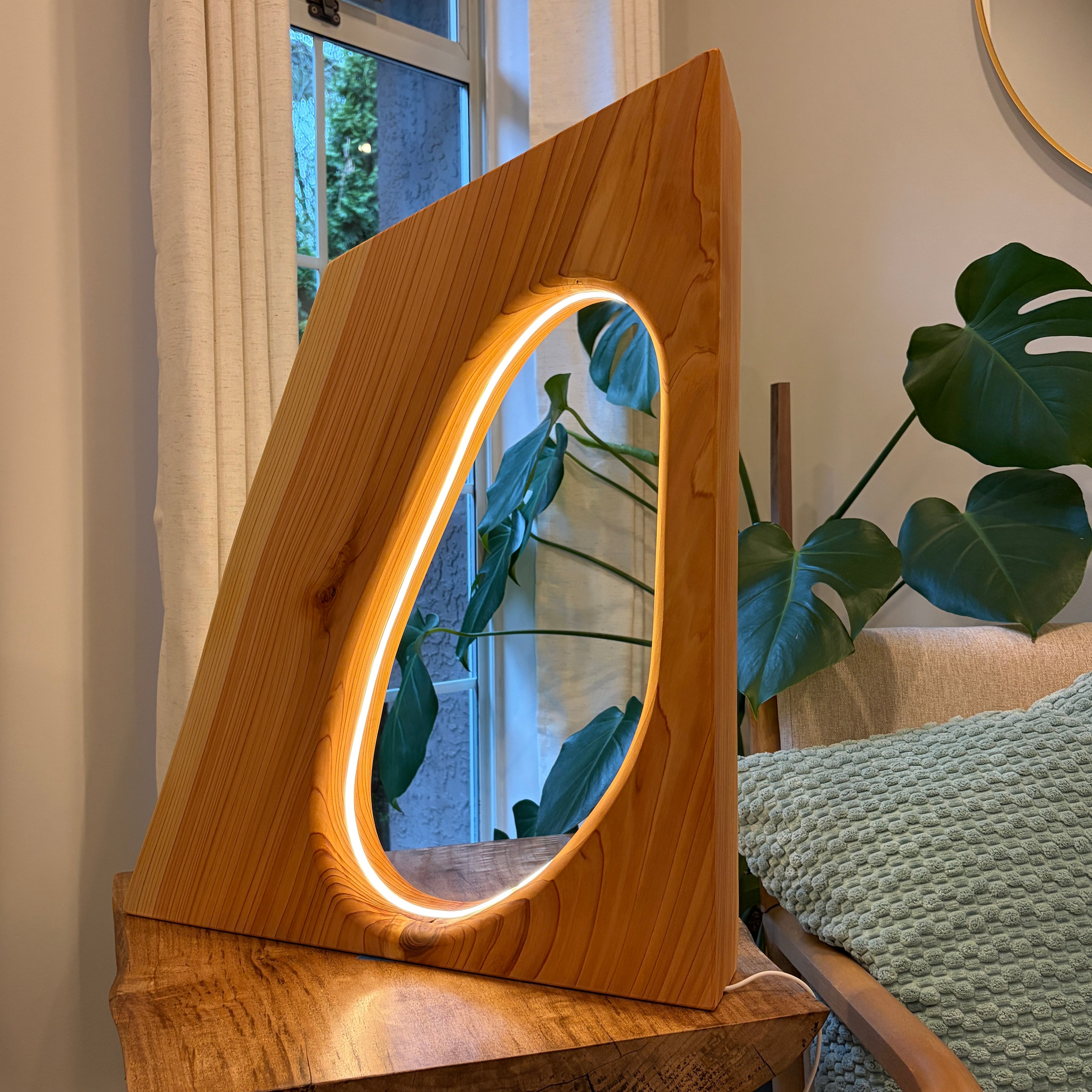 Canadian Handmade Western Red Cedar Lamp – Dimmable LED Light